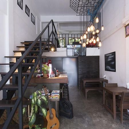 Kama Bangkok Bed & Breakfast Exterior photo