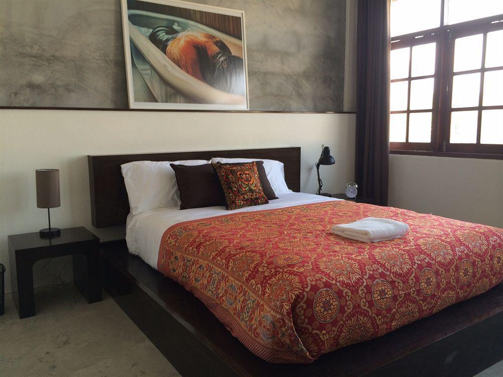 Kama Bangkok Bed & Breakfast Exterior photo