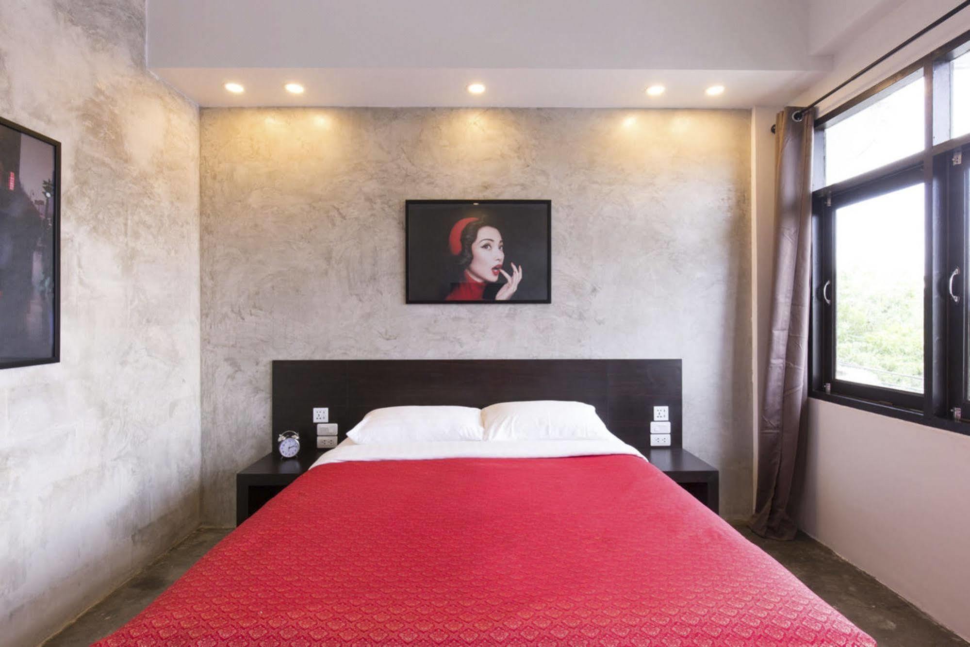Kama Bangkok Bed & Breakfast Exterior photo