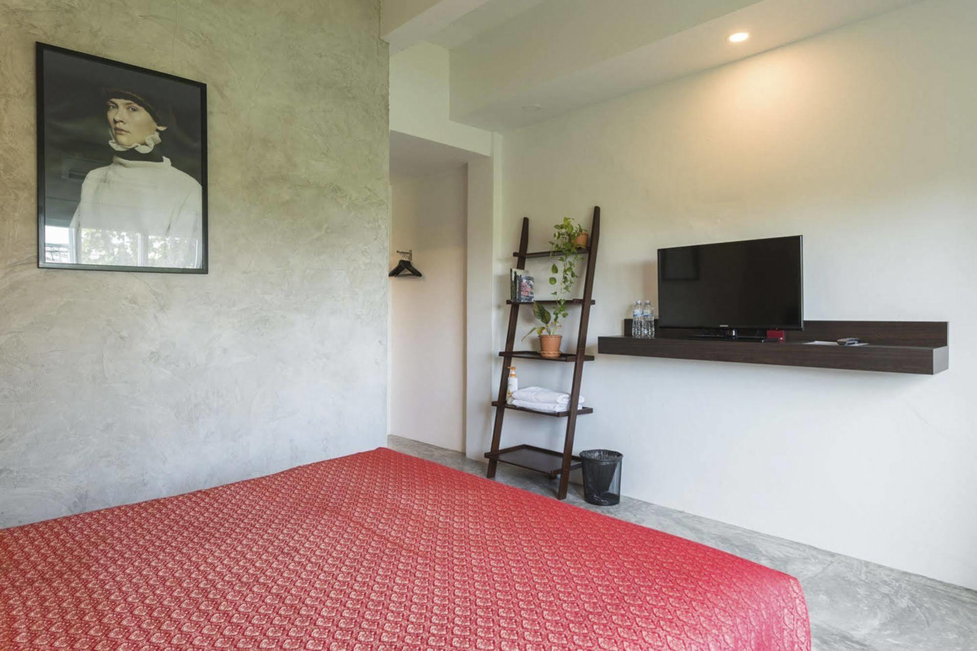 Kama Bangkok Bed & Breakfast Exterior photo