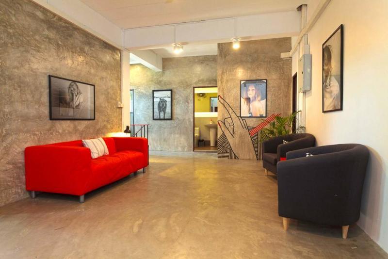 Kama Bangkok Bed & Breakfast Exterior photo